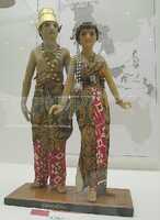  07-6-12indodoll.jpg 