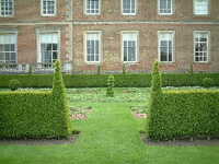  20050523-wimpole_garden3.JPG 