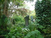  20050830-hepworth1.JPG 